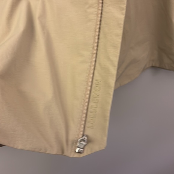 Lululemon Stretch Cargo Jacket
Trench men’s size small - Picture 12 of 13